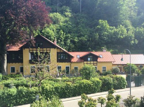 Villa Kreuthhof Appartements 克洛斯特新堡 外观 照片